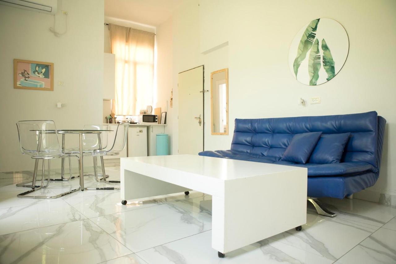 Bauhaus Stylish Apartments - By Bookiz Tel Aviv Buitenkant foto